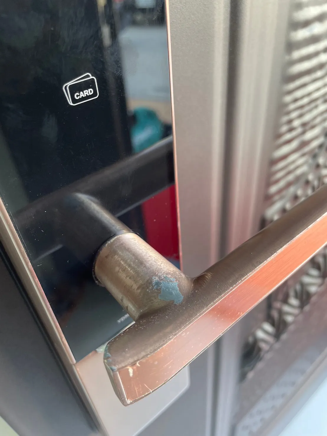 電子鎖掉漆狀況2